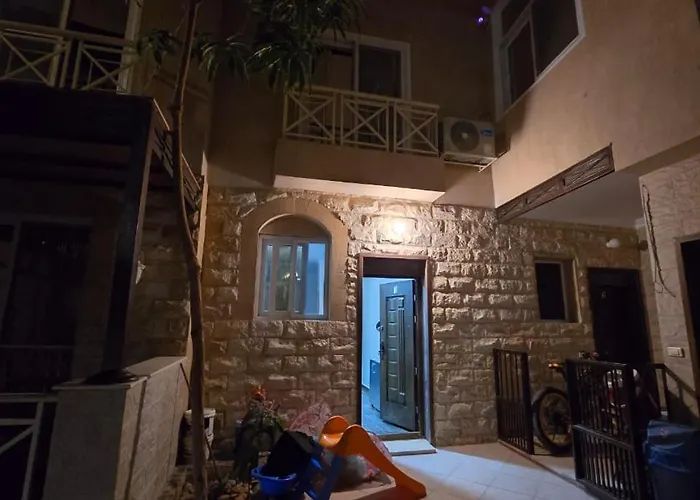 مصر *
